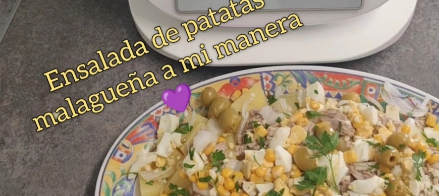 Videoreceta de Ensalada de patatas malagueña a mi estilo y sacándole partido extra cociendo huevos y haciendo patatas con unas patatas para una ensaladilla rusa en Thermomix, Málaga