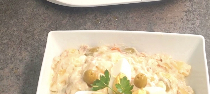 Videoreceta de Ensaladilla rusa con un toque diferente que te va a sorprender con Thermomix tm6, Málaga