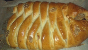TRENZA DE PAN RELLENA.