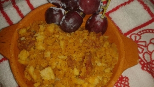 Migas con chorizo y uvas