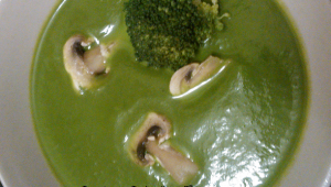 Crema de espinacas con champiñones y brócoli